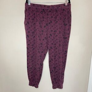 ANY BODY Burgundy and Black Floral Print Lightweight Lounge Jogger, LP